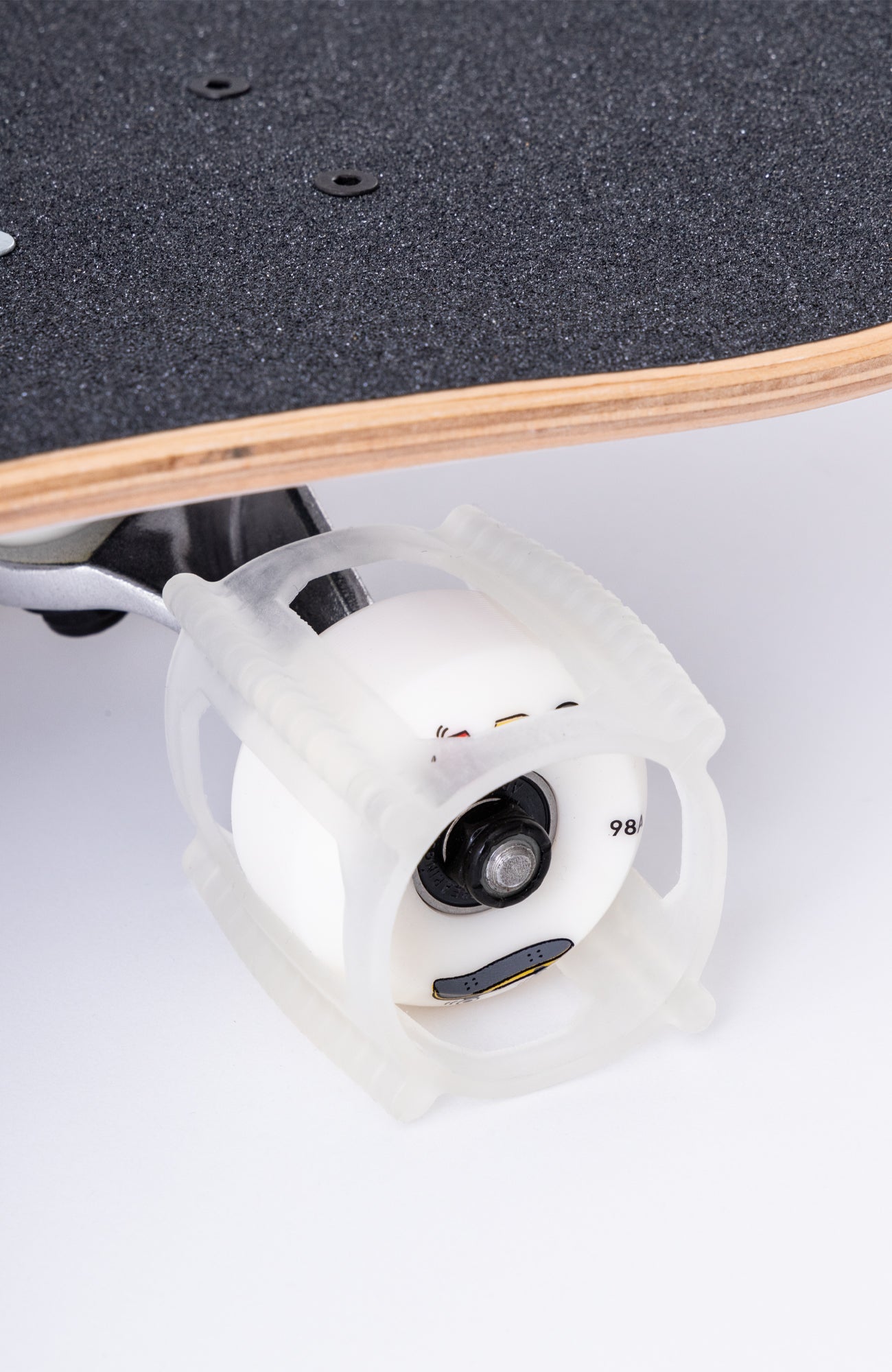 Skate Trainer werden über die Skateboard Rolle gestülpt, um das Wegrollen zu verhindern